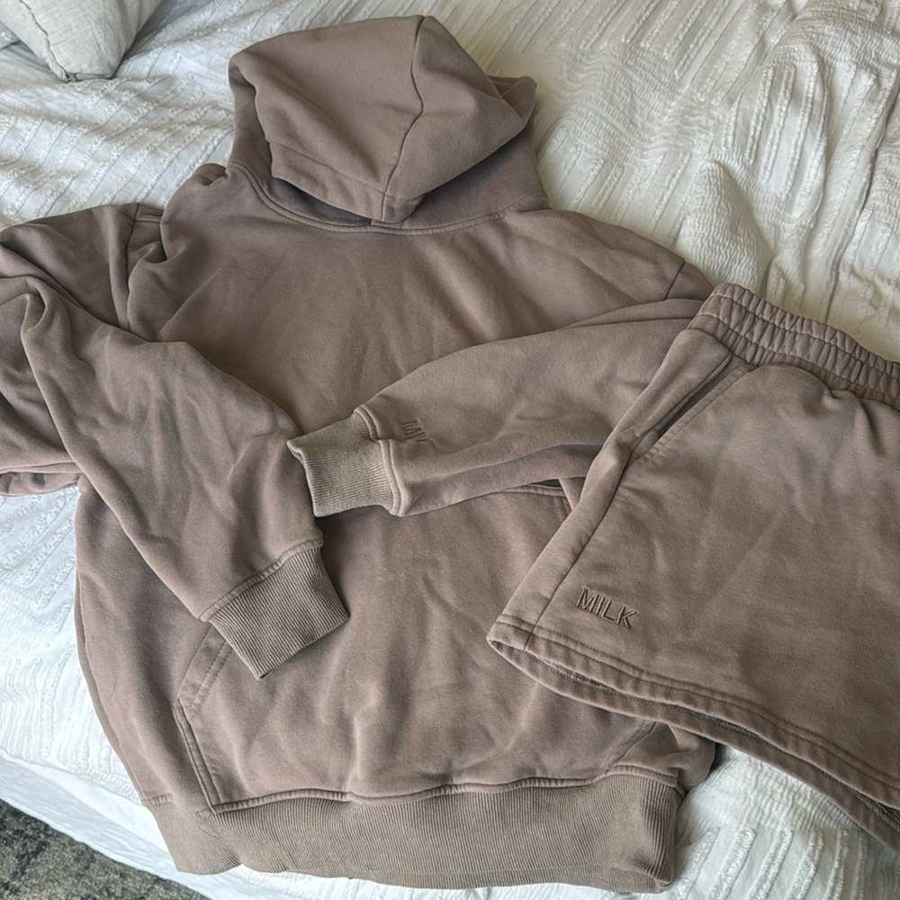 Milkstain Sweat Set